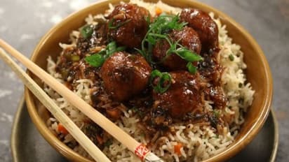 কয়েক মিনিটে বাড়িতেই তৈরি হবে রেস্তোরাঁর স্বাদ, রইল মাঞ্চুরিয়ান ফ্রায়েড রাইস-এর সহজ রেসিপি