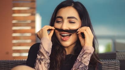 ஊரடங்கு ஓய்வில் பார்வதி நாயர் என்ன செய்கிறார் என்பதை நீங்களே பாருங்க!