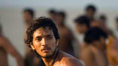 ஹீரோவா ஆகிட்டாலும் இன்னும் குழந்தை தனம் மாறாத கெளதம் கார்த்திக்..! அட்ராசிட்டி கிளிக்ஸ்