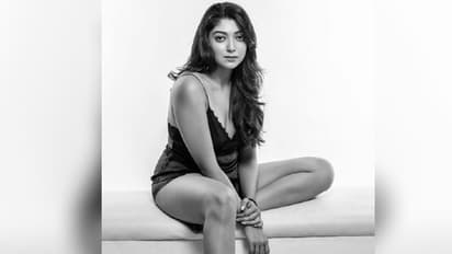 দেবলীনা থেকে 'ডিভা', মনোক্রমে উষ্ণতার পারদ চড়ালেন নায়িকা