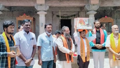 ಸಿಎಂ ಬದಲಾಯಿಸಿದರೆ ಜನ ಚಪ್ಪಲಿ ತಗೊಳ್ತಾರೆ: ಪ್ರಮೋದ್ ಮುತಾಲಿಕ್