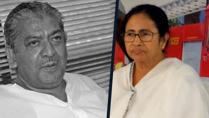 'আর কতক্ষণ অপেক্ষা করব', মন্ত্রীদের হাতে ফুল দিয়ে চলে গেলেন মমতা