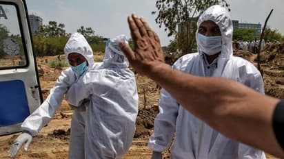 কলকাতায় করোনায় মৃত্যু তরুণ চিকিৎসকের, 'শহিদ' ঘোষণার দাবিতে মুখ্যসচিবকে চিঠি