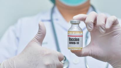 দৌড়ে প্রথম হল রাশিয়াই, পরের মাস থেকেই বাজারে আসছে প্রথম করোনা টিকা