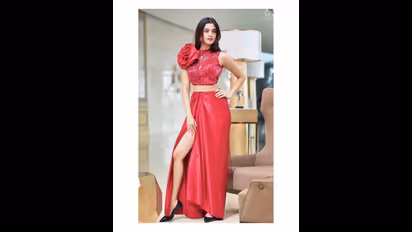 মারাঠি সাজে 'ক্লাসিক' দর্শনা, তবে কি মুম্বইয়ে প্রস্তাব বঙ্গতনয়ার ঝুলিতে