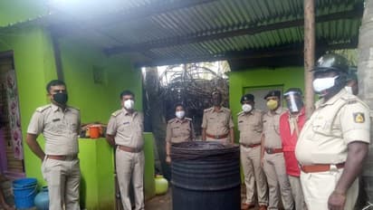 ಹಾವೇರಿಯಲ್ಲಿ ಕಳ್ಳಬಟ್ಟಿ ಅಡ್ಡೆ ಮೇಲೆ ದಾಳಿ: 240 ಲೀಟರ್ ಕೊಳೆ ವಶ