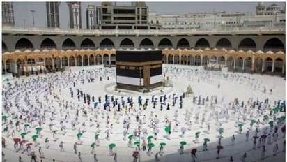 മഹാമാരിയില്‍ നിന്ന് മുക്തി നേടാന്‍ ലോകജനതയ്ക്കായി പ്രാര്‍ത്ഥന; പുണ്യഭൂമിയില്‍ ജാഗ്രത കൈവിടാതെ ഇക്കുറി ഹജ്ജ്