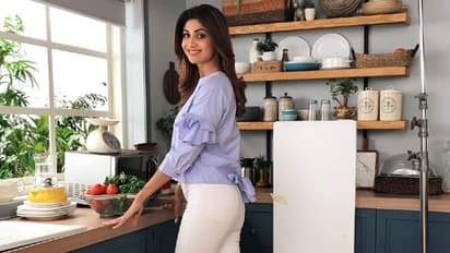 'സിമ്പിള്‍' ചിക്കന്‍ കറി റെസിപ്പിയുമായി ശില്‍പ ഷെട്ടി