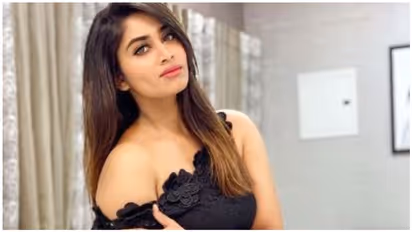 இந்த பூமியின் மிக அழகான பெண்ணே... ஷிவானியின் லேட்டஸ்ட் புகைப்படத்திற்கு குவியும் லைக்ஸ்!