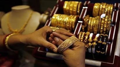 Gold Rate Today: രണ്ട് ദിവസത്തിന് ശേഷം വിശ്രമിച്ച് സ്വർണവില; അനക്കമില്ലാതെ വെള്ളിയുടെ വിലയും
