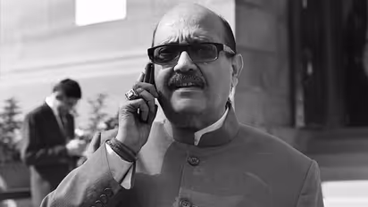 এবার রাজনীতির দুনিয়ায় নক্ষত্রপতন, সিঙ্গাপুরে প্রয়াত রাজ্যসভার সাংসদ অমর সিং