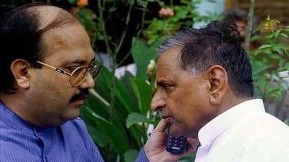 1996 में फ्लाइट में हुई थी अमर सिंह और मुलायम की पहली मुलाकात, सिर्फ 4 साल में ऐसे बन गए थे चाणक्य