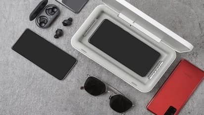 Clever tips to protect your phone during the rainy season