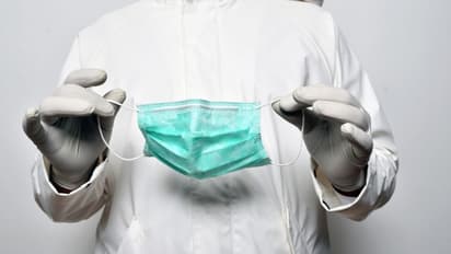 করোনার অতিমৃদু উপসর্গে হোম আইসোলেশনে থাকলে, অবশ্যই মেনে চলুন এই নিয়মগুলি