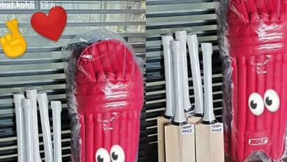 యూఏఈలో ఐపీఎల్: కోహ్లీ కొత్త కిట్... ఈసారైనా ట్రోఫీ ఖాయమేనా అంటున్న ఫ్యాన్స్