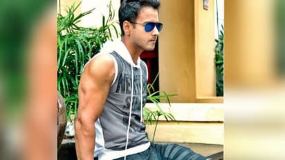 টোনড চেহারায় যশের পোস্ট, নেটদুনিয়ায় আগুন ধরালেন টলিউডের হাঙ্ক