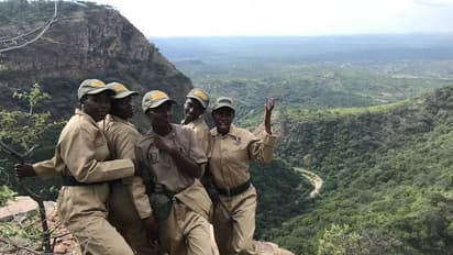 കാടുകാക്കാന് ആയുധങ്ങളുമായി പെണ്പോരാളികള്; കമ്മ്യൂണിറ്റി സ്കൗട്ട്സിലെ വിശേഷങ്ങള്