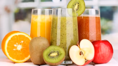 പഴങ്ങളും പച്ചക്കറികളും അങ്ങനെ കഴിക്കുന്നതോ ജ്യൂസാക്കുന്നതോ മികച്ച രീതി?