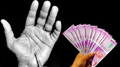 உங்க உள்ளங்கையில் இப்படி 1 ரேகை இருக்கா? இது தான் அதிர்ஷ்ட ரேகை... லட்சத்தில் ஒருத்தருக்கு தான் இருக்கும்..! 