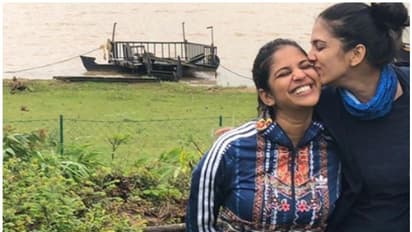 നിന്റെ സ്‍നേഹവും സാഹോദര്യവുമില്ലാതെ ഞാൻ എന്തുചെയ്യും, മാളവികയ്‍ക്ക് ആശംസയുമായി സ്രിദ്ധ