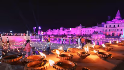 चीन सामान के बहिष्कार के बाद भारत में बिक रहे हैं  गाय के गोबर से बने उत्पाद, दिवाली के 12 उत्पाद तैयार