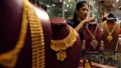 gold rate today: தங்கம் விலை தொடர்ந்து உயர்வு! கவலையில் நடுத்தர மக்கள்: இன்றைய நிலவரம் என்ன?