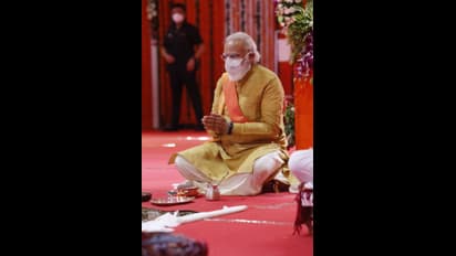 মাস্ক পরেই রামলালার পুজো প্রধানমন্ত্রীর, রামমন্দির অনুষ্ঠানেও করোনা নিয়ে উদ্বেগ