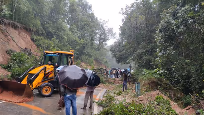 ಕೊಡಗಲ್ಲಿ ಬ್ರಹ್ಮಗಿರಿ ಬೆಟ್ಟ ಸೇರಿ 20 ಕಡೆ ಭೂ ಕುಸಿತ