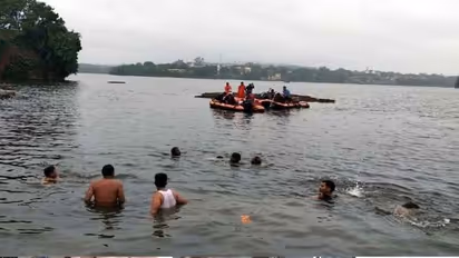 ట్యునిషీయాలో మునిగిన బోటు: 50 మంది గల్లంతు