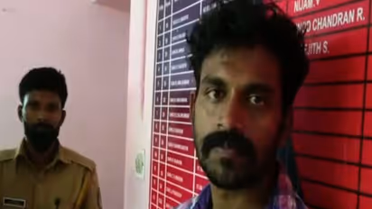 സ്വന്തം വീടിനുള്ളിൽ രഹസ്യമായി സൂക്ഷിച്ച സ്വർണം മോഷ്ടിക്കാൻ കാമുകന് വീട്ടമ്മയുടെ സഹായം