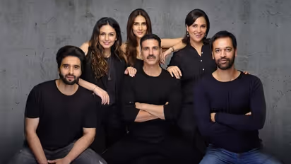 Amid COVID-19 pandemic, Jackky Bhagnani, Akshay Kumar and Bell Bottom team take off to UK