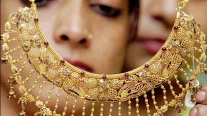 Gold rate today : സ്വർണം വാങ്ങാനോ വിൽക്കാനോ തയ്യാറെടുക്കുകയാണോ? ഇന്നത്തെ വില അറിയാം