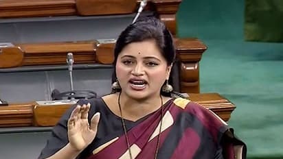 నటి, ఎంపీ నవ్నీత్ కౌర్ ఆరోగ్య పరిస్థితి విషమం..!