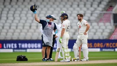 இங்கிலாந்து வீரரின் மண்டையை பதம் பார்த்த பாகிஸ்தான் பவுலர்.! முரட்டு பவுன்ஸரில் விரிசல் விட்ட ஹெல்மெட்..வீடியோ