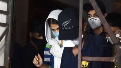 প্রায় এক কোটি টাকার ফ্ল্যাট, দামি গাড়ি, ঘন ঘন বিদেশ ভ্রমণ কীভাবে সম্ভব রিয়ার পক্ষে, ইডি-র জেরায় উঠল প্রশ্ন