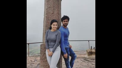 ಶಿವಗಂಗೆ ತೀರ್ಥ ಕಂಬದ ಬಳಿ ಶೂ ಧರಿಸಿ ನಟ-ನಟಿ ಫೋಟೋ: ಆಕ್ರೋ​ಶ!