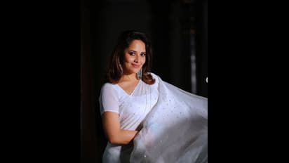 'ಜಬರ್ದಸ್ತ್' ಖ್ಯಾತಿಯ ಕಿರುತೆರೆ ನಿರೂಪಕಿ ಅನಸೂಯಾ ಭಾರದ್ವಾಜ್ ಯಾರು ಗೊತ್ತಾ?