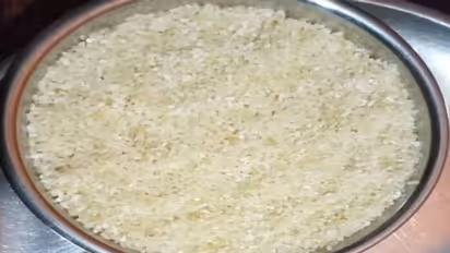 क्या आजतक आप भी गलत तरीके तरीके से बना रहे थे खिचड़ी, कूकर में दाल-चावल के साथ जरूर डालें ये चीज