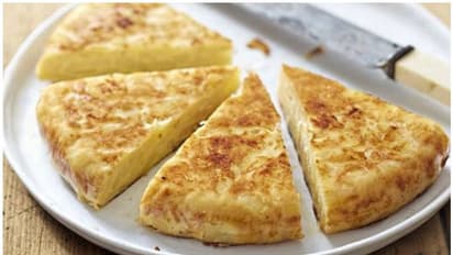 ഉരുളക്കിഴങ്ങ് കൊണ്ട് ഓംലെറ്റ് ഉണ്ടാക്കിയാലോ...