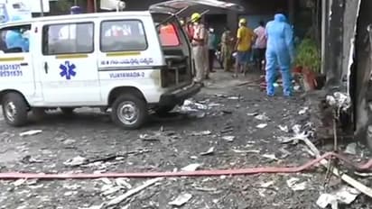 ஹோட்டலில் பயங்கர தீ விபத்து... கொரோனா நோயாளிகள் 11 பேர் உயிரிழப்பு.. உடனே 50 லட்சம் நிவாரணம் அறிவித்த முதல்வர்