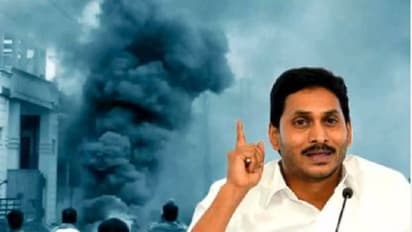 విజయవాడ అగ్ని ప్రమాద మృతులకు 50 లక్షల పరిహారం: జగన్