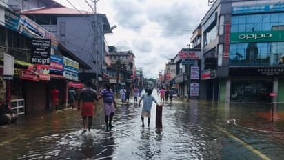 കനത്ത മഴയിൽ കേരളം, ഇന്നും നാളെയും അതിതീവ്ര മഴയെന്ന് കേന്ദ്ര കാലാവസ്ഥ കേന്ദ്രത്തിന്റെ മുന്നറിയിപ്പ്