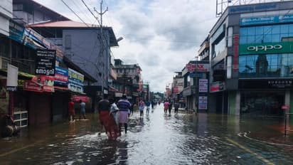 സംസ്ഥാനമാകെ കനത്ത മഴ; തലസ്ഥാനമടക്കം ആറ് ജില്ലകളിൽ ഓറഞ്ച് അലര്ട്ട്, അഞ്ച് ജില്ലകളിൽ യെല്ലോ അലര്ട്ട്