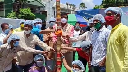 'ভালবাসা' দিয়েই ভয়কে জয়, খুঁটি পুজোতেই দুর্গাপূজোর প্রস্তুতি শুরু সল্টলেকের এই ব্লকের