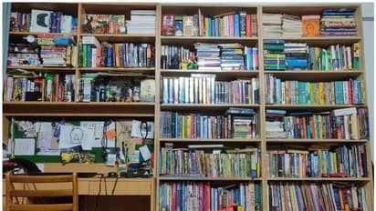 'ലൈബ്രറിയിലാണ് ജീവിക്കുന്നത്'; യുവാവ് പുസ്തകശേഖരം ട്വീറ്റ് ചെയ്തു; വിവാഹം കഴിക്കട്ടെയെന്ന് യുവതി