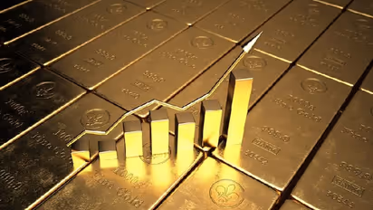 Gold Price : ആഗോള വിപണിയില് സ്വര്ണവില വീണ്ടും കുതിക്കുന്നു