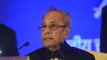 ফুসফুসে সংক্রণের চিকিৎসা চলছে, এখনও স্থিতিশীল রয়েছেন প্রণব মুখোপাধ্যায়