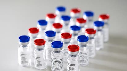 রাশিয়ার করোনাভাইরাস প্রতিষেধক কতটা নিরাপদ, প্রশ্ন এইমসের বিশেষজ্ঞ চিকিৎসকের