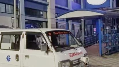 আট ঘণ্টা পর এল 'মমতার ফ্রি অ্যাম্বুল্য়ান্স', নাকাল প্রসূতির পরিবার