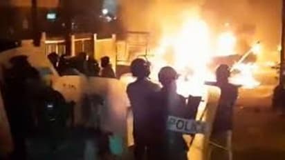 कांग्रेस विधायक के भांजे ने की पैगंबर पर आपत्तिजनक पोस्ट, बेंगलुरु में सांप्रदायिक हिंसा, दो की मौत